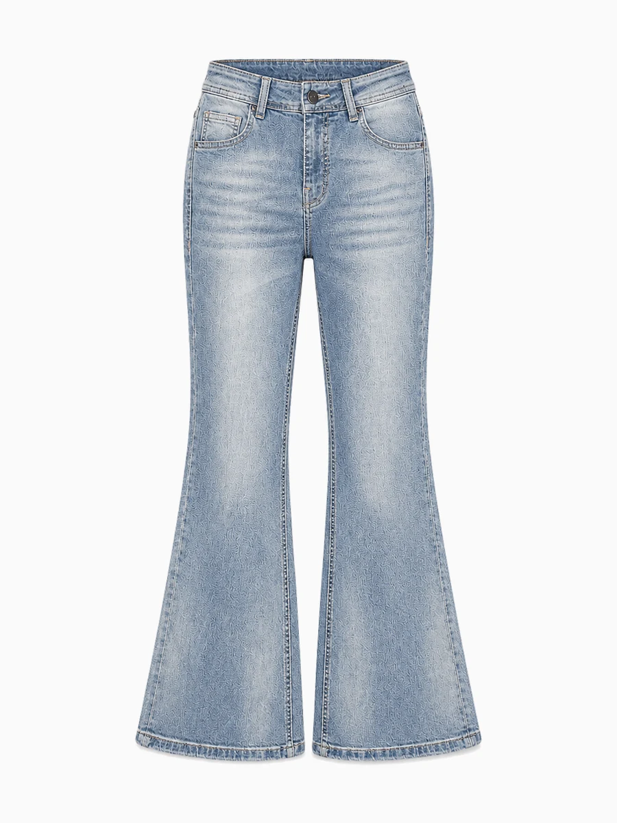 Jeans wanita potongan flared fit yang melebar di bagian bawah